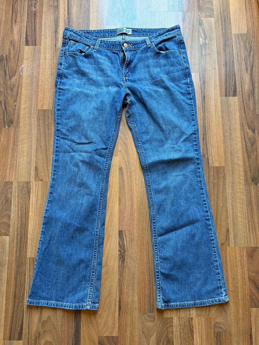 Signature by Levi Strauss & Co. Women's Low Rise Bootcut Jeans Size 16 Long